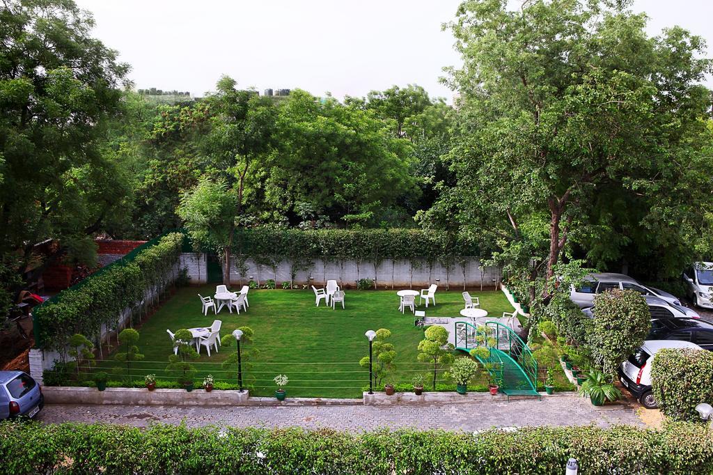 Indira International Inn New Delhi Exterior photo